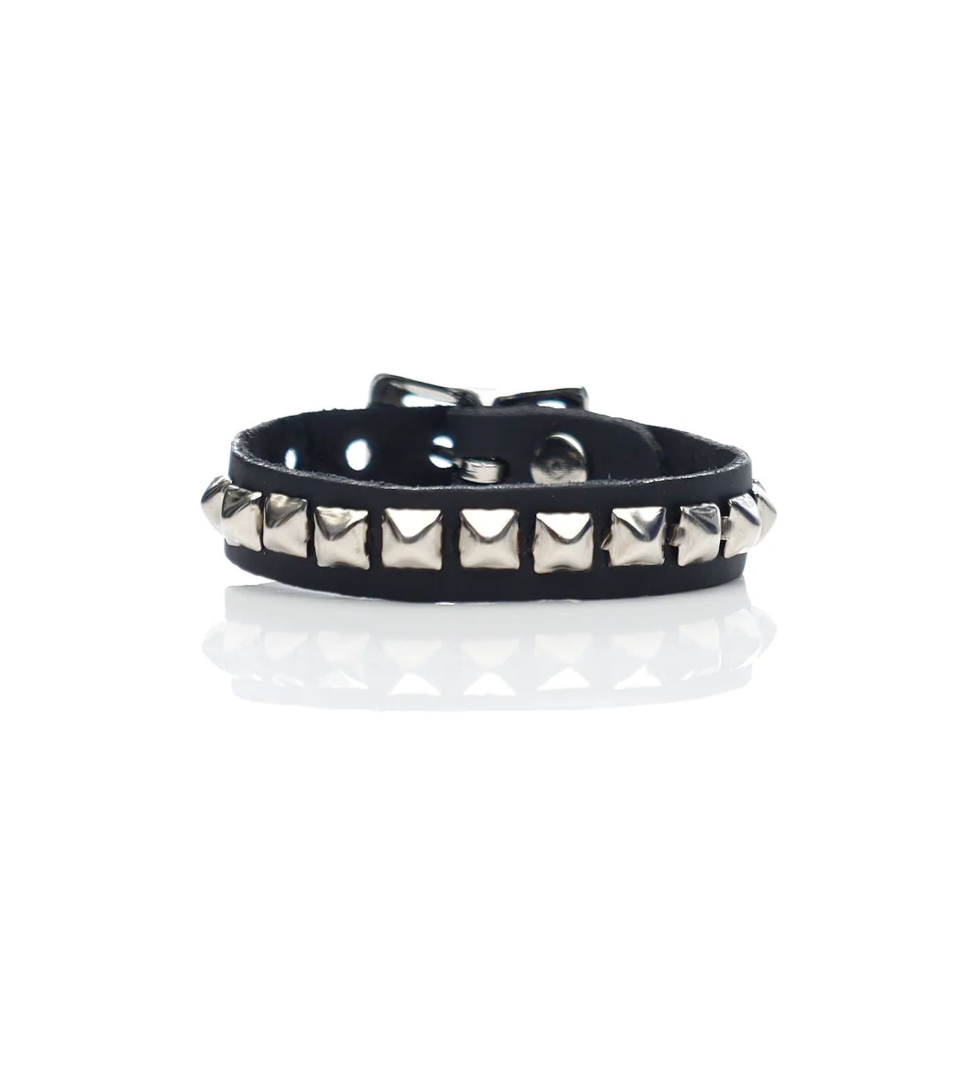1 Row 1/4"  Pyramid Buckle Bracelet 1/2" Wide, Black/Silver