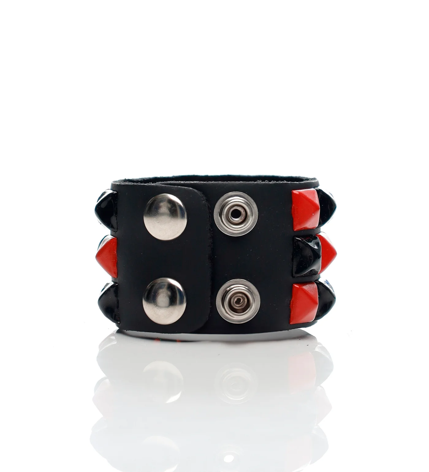 3 Row 1/2'' Pyramid Stud Snap Bracelet, Checkered Red/Black - Image 2