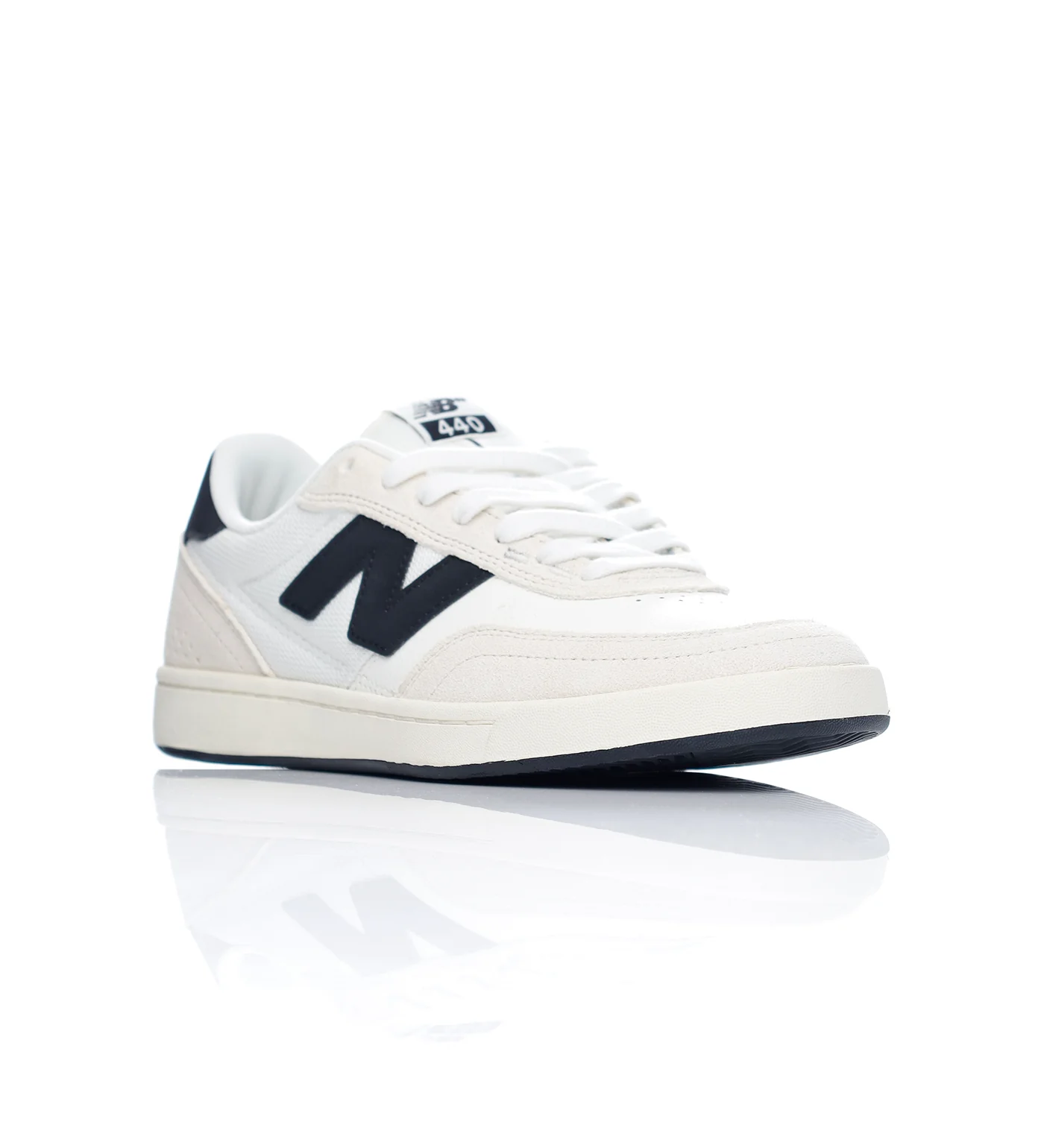 440 V2, White/Black - Image 2