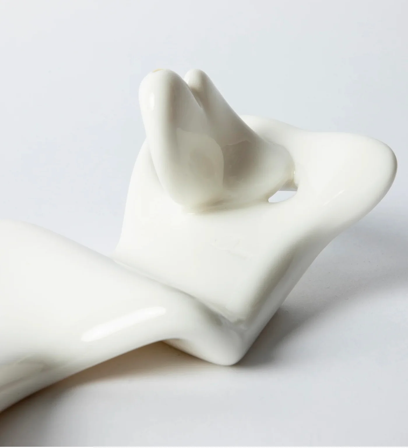 Chilling Incense Holder, White - Image 3