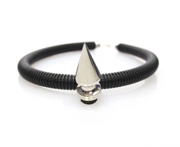 Corrugated Tube W/ Spike, Black