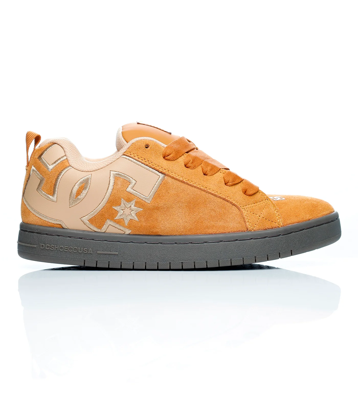Court Graffik SE, Wheat/Gum